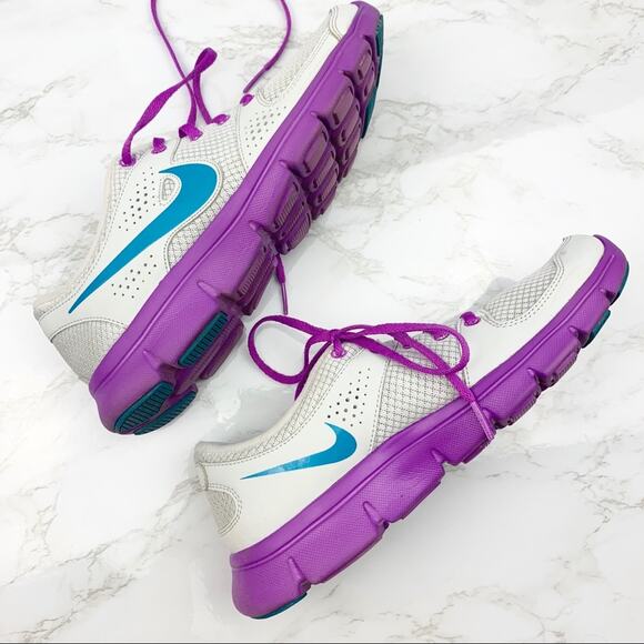 Nike Sneakers Size 8.5 - Picture 3 of 7